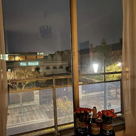 Avenue De Champagne *